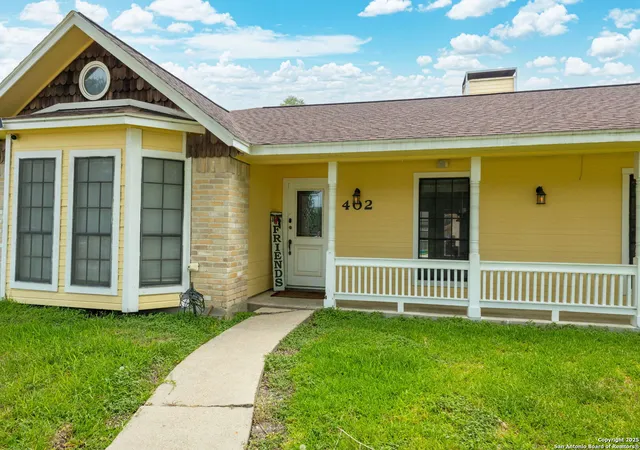 Photo 1 of Single family home for sale at 402 Teakwood, Victoria, TX 77901 | MLS# 1869554 | Listing updated on 2025-06-03