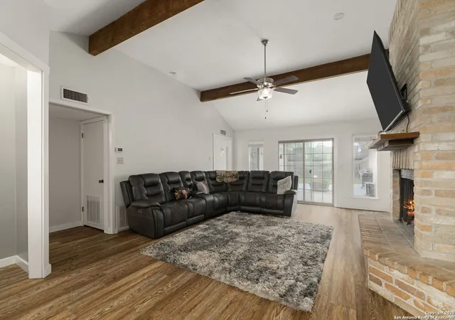 Photo 3 of Single family home for sale at 402 Teakwood, Victoria, TX 77901 | MLS# 1869554 | Listing updated on 2025-06-03