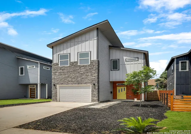Photo 1 of Sale Pending at 1611 S Gevers #102, San Antonio, TX 78210 | MLS# 1869581 | Listing updated on 2025-10-14