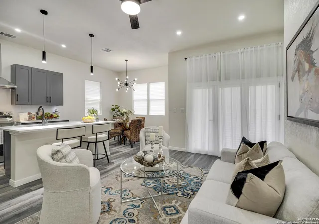 Photo 2 of Sale Pending at 1611 S Gevers #102, San Antonio, TX 78210 | MLS# 1869581 | Listing updated on 2025-10-14