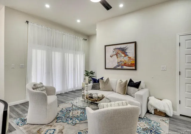 Photo 3 of Sale Pending at 1611 S Gevers #102, San Antonio, TX 78210 | MLS# 1869581 | Listing updated on 2025-10-14