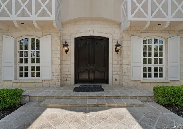 Photo 3 of Mansion for sale at 100 Tomahawk, San Antonio, TX 78232 | MLS# 1869589 | Listing updated on 2026-03-19