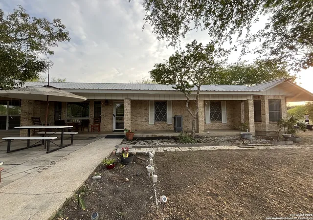 2nd image of 512 Brown Lane, Floresville, TX 78114 | MLS# 1869624