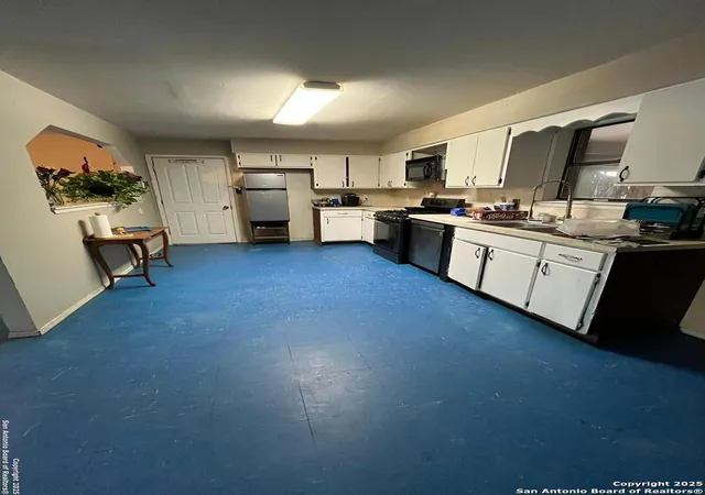 4th image of 512 Brown Lane, Floresville, TX 78114 | MLS# 1869624