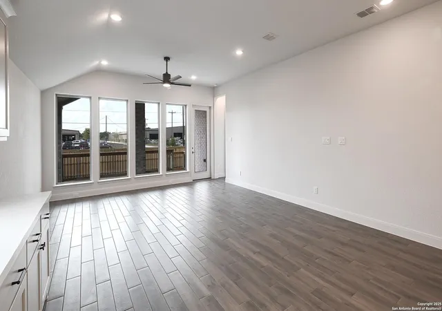 3rd image of 1825 Windward Way, Seguin, TX 78155 | MLS# 1869677