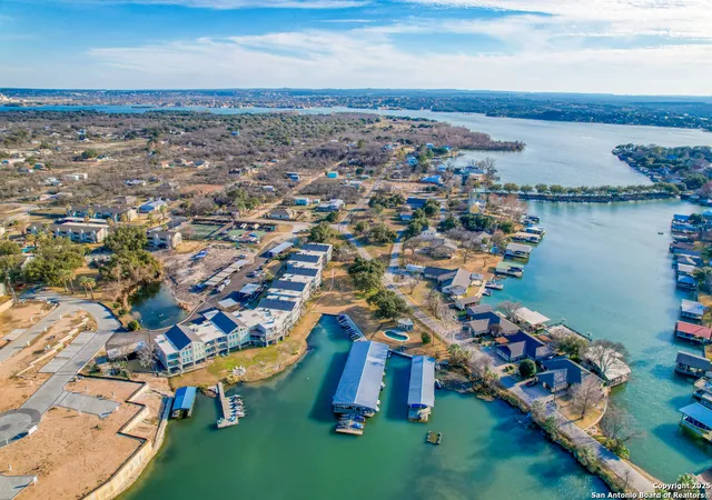 5th image of 806 Highcrest #19, Granite Shoals, TX 78654 | MLS# 1869721