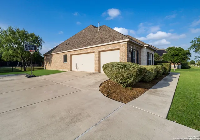 Photo 3 of Single family home for sale at 364 Stone Trail, Castroville, TX 78009 | MLS# 1869740 | Listing updated on 2026-10-07