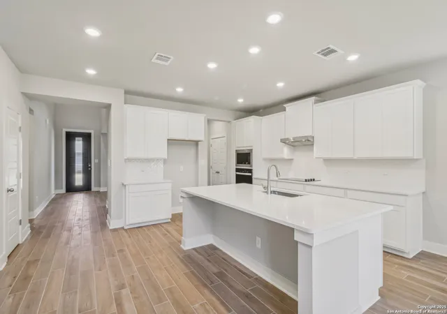 Photo 4 of Sale Pending at 29414 Angelfish Blvd, Boerne, TX 78006 | MLS# 1869742 | Listing updated on 2025-09-05