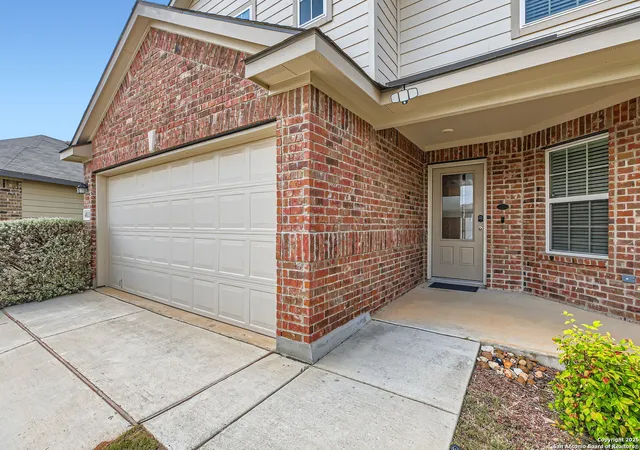 Photo 2 of Sale Pending at 4811 Tee Box Ct, San Antonio, TX 78261 | MLS# 1869747 | Listing updated on 2025-10-03