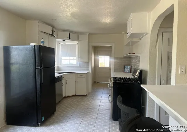Photo 3 of Single family home for sale at 389 Meredith, San Antonio, TX 78228 | MLS# 1869758 | Listing updated on 2025-11-13
