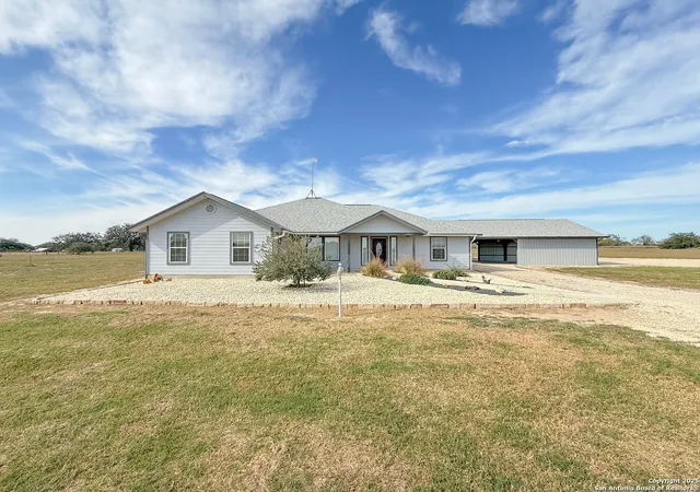 2nd image of 1185 County Road 7718, Devine, TX 78016 | MLS# 1869839