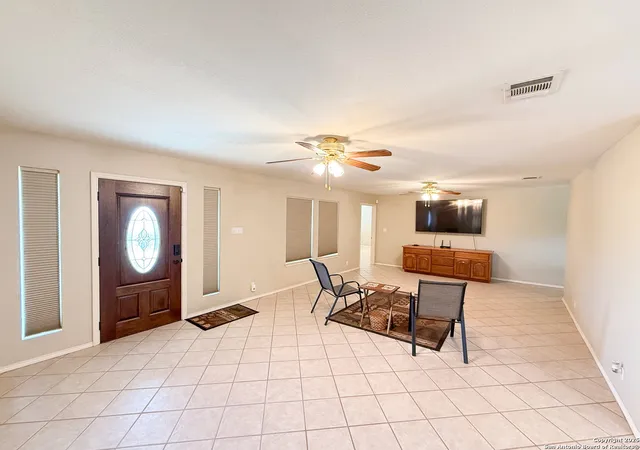 4th image of 1185 County Road 7718, Devine, TX 78016 | MLS# 1869839