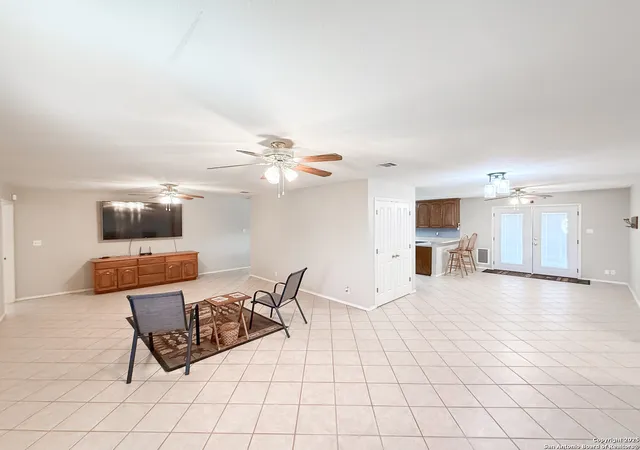 5th image of 1185 County Road 7718, Devine, TX 78016 | MLS# 1869839