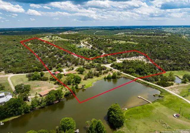Photo 1 of Single family home for sale at 194 N Wood Duck, Kerrville, TX 78028 | MLS# 1869958 | Listing updated on 2026-02-21