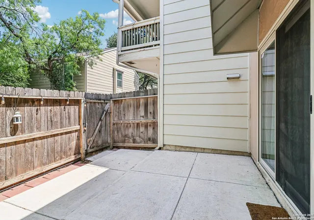 2nd image of 2300 Nacogdoches Rd, San Antonio, TX 78209