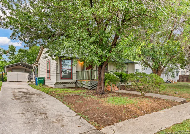Photo 3 of Single family home for sale at 604 Westwood Dr, San Antonio, TX 78212 | MLS# 1870080 | Listing updated on 2025-06-06