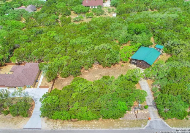 Photo 1 of Land for sale at 1211 Heritage Hl, Canyon Lake, TX 78133 | MLS# 1870144 | Listing updated on 2025-09-04