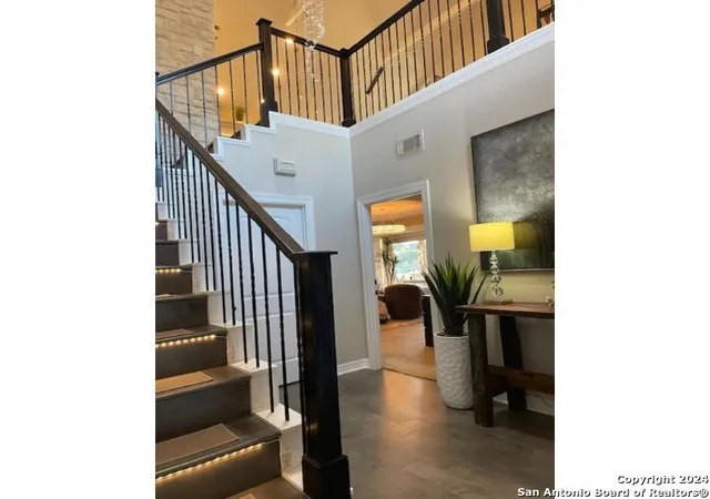 Photo 4 of Single family home for sale at 587 Oak Shores, Canyon Lake, TX 78133 | MLS# 1870276 | Listing updated on 2025-09-05