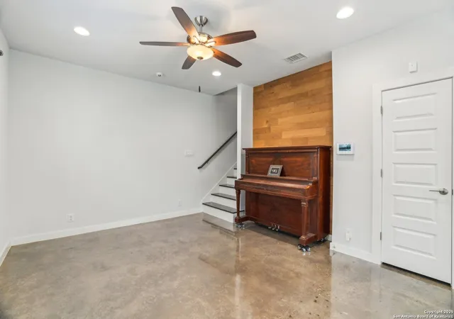 Photo 3 of Single family home for sale at 1130 N Olive St, San Antonio, TX 78202 | MLS# 1870326 | Listing updated on 2025-10-04