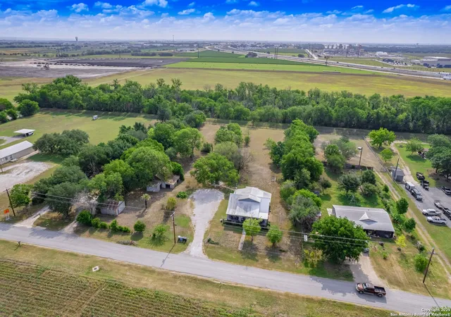 2nd image of 2275 Huber Rd, Seguin, TX 78155 | MLS# 1870346