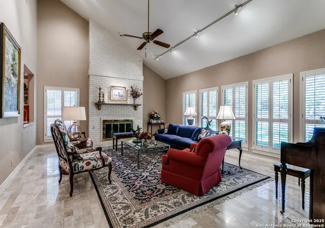 Photo 4 of Single family home for sale at 11607 Elm Ridge, San Antonio, TX 78230 | MLS# 1870364 | Listing updated on 2025-10-28
