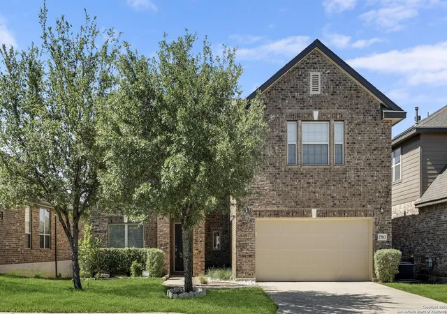 Photo 2 of Sale Pending at 27013 Camellia Tr, Boerne, TX 78015 | MLS# 1870414 | Listing updated on 2025-11-14