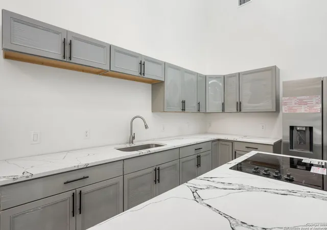 Photo 4 of Sale Pending at 259 Future, San Antonio, TX 78213 | MLS# 1870481 | Listing updated on 2025-12-08