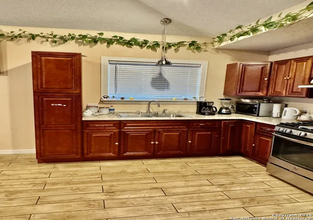 4th image of 22739 Lazy Stream, Elmendorf, TX 78112 | MLS# 1870537