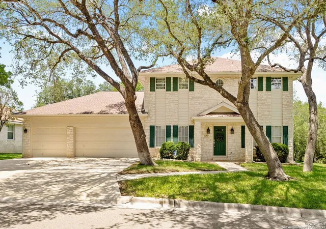 Photo 2 of Sale Pending at 557 Timber Holw, New Braunfels, TX 78132 | MLS# 1870584 | Listing updated on 2025-11-24