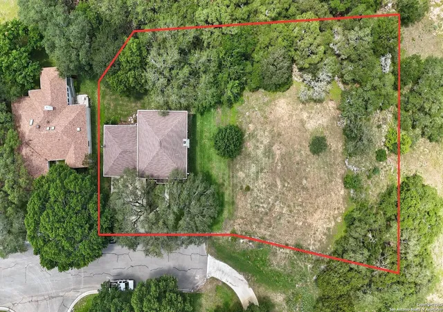 Photo 3 of Sale Pending at 557 Timber Holw, New Braunfels, TX 78132 | MLS# 1870584 | Listing updated on 2025-11-24