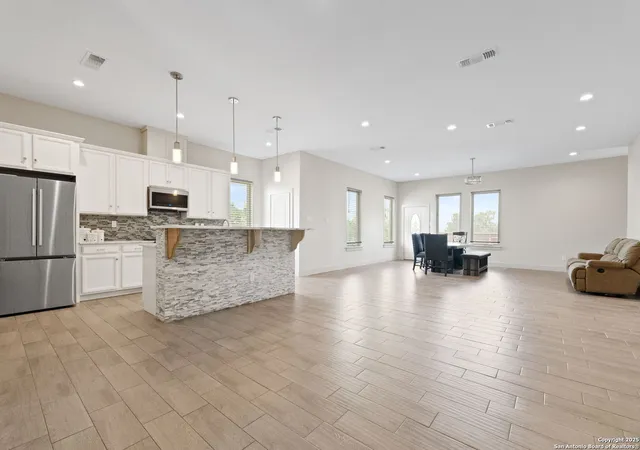 Photo 3 of Single family home for sale at 757 Canyon, Canyon Lake, TX 78133 | MLS# 1870597 | Listing updated on 2025-07-17