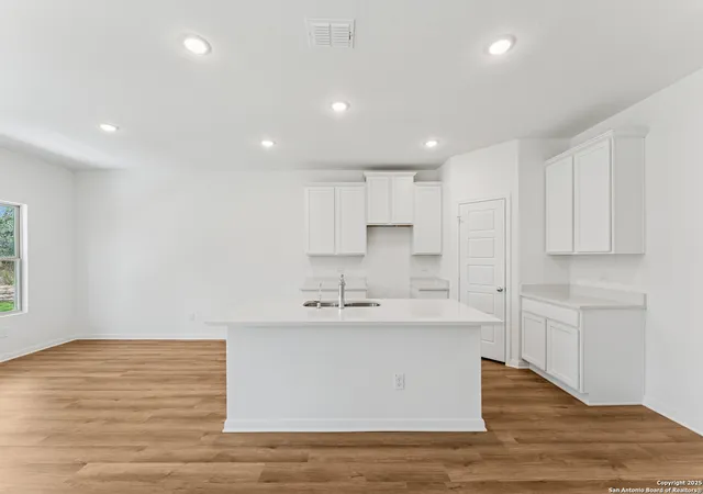 Photo 3 of Sale Pending at 22220 Jordans Pl, San Antonio, TX 78264 | MLS# 1870604 | Listing updated on 2025-11-19