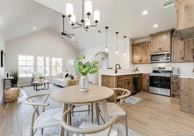 Photo 1 of Sale Pending at 1420 Canyon Bnd, Canyon Lake, TX 78133 | MLS# 1870670 | Listing updated on 2026-01-26