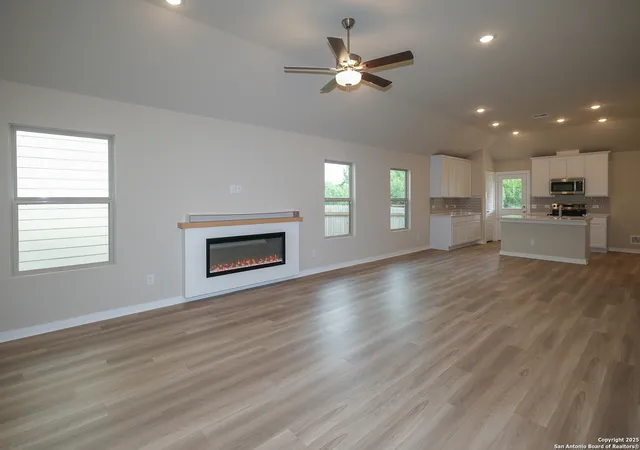 Photo 3 of Sale Pending at 8622 Smithers Avenue, San Antonio, TX 78252 | MLS# 1870775 | Listing updated on 2025-10-27