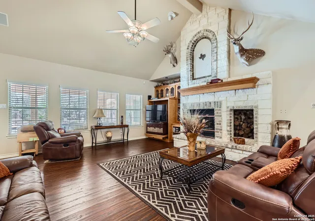 Photo 3 of Sale Pending at 5718 Elam Way, San Antonio, TX 78261 | MLS# 1870893 | Listing updated on 2025-12-11