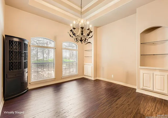 Photo 4 of Sale Pending at 5718 Elam Way, San Antonio, TX 78261 | MLS# 1870893 | Listing updated on 2025-12-11