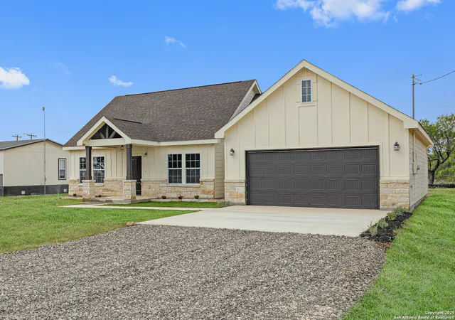 Photo 3 of Single family home for sale at 13016 Pueblo Nuevo, Atascosa, TX 78002 | MLS# 1870900 | Listing updated on 2025-11-03