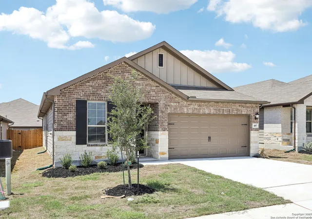 Photo 1 of Sale Pending at 107 Barton Point, San Marcos, TX 78666 | MLS# 1870931 | Listing updated on 2025-09-29
