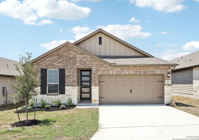 Photo 2 of Sale Pending at 107 Barton Point, San Marcos, TX 78666 | MLS# 1870931 | Listing updated on 2025-09-29