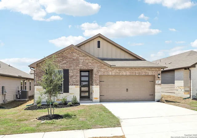 Photo 3 of Sale Pending at 107 Barton Point, San Marcos, TX 78666 | MLS# 1870931 | Listing updated on 2025-09-29