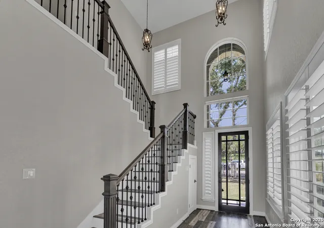 Photo 4 of Single family home for sale at 174 Edge Hill, Canyon Lake, TX 78133 | MLS# 1870985 | Listing updated on 2025-06-30