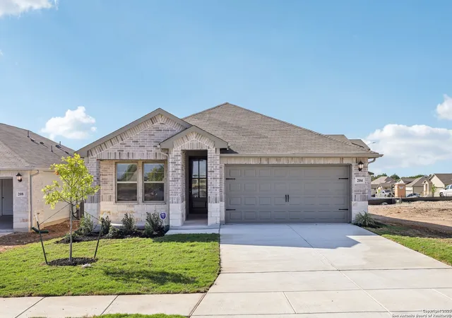 Photo 2 of Sale Pending at 204 Dakota Ridge, Cibolo, TX 78108 | MLS# 1871021 | Listing updated on 2025-12-09