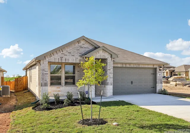 Photo 3 of Sale Pending at 204 Dakota Ridge, Cibolo, TX 78108 | MLS# 1871021 | Listing updated on 2025-12-09