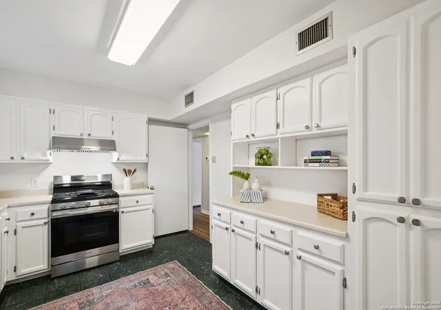 4th image of 419 Woodcrest Dr, San Antonio, TX 78209 | MLS# 1871093