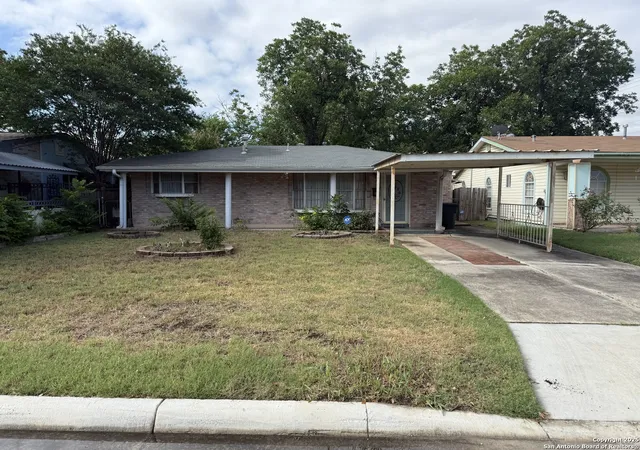 Photo 1 of Sale Pending at 254 W Greenway Ave, San Antonio, TX 78226 | MLS# 1871162 | Listing updated on 2025-11-14