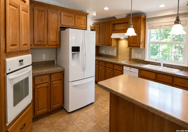 Photo 4 of Single family home for sale at 7940 County Road 279, Rio Medina, TX 78066 | MLS# 1871173 | Listing updated on 2026-08-30