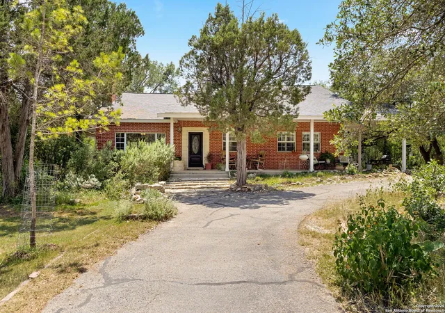 3rd image of 585 Fawnwood, New Braunfels, TX 78132 | MLS# 1871325