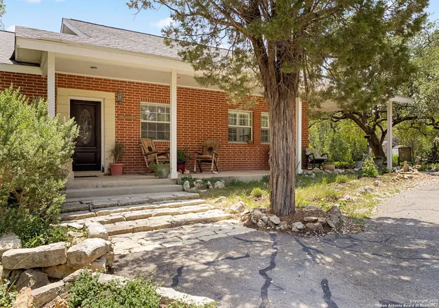 5th image of 585 Fawnwood, New Braunfels, TX 78132 | MLS# 1871325