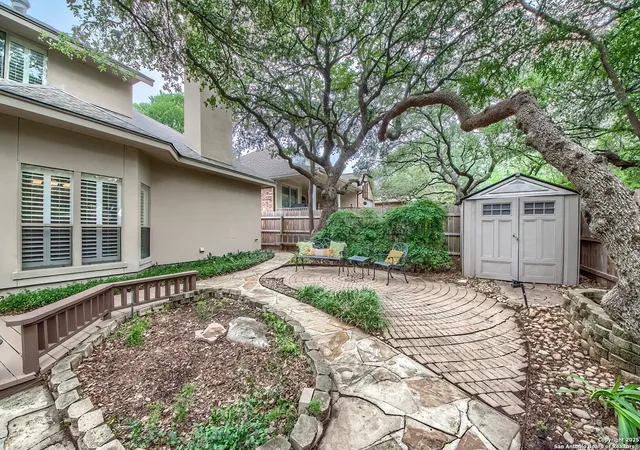 Photo 3 of Sale Pending at 2443 Rim Oak, San Antonio, TX 78232 | MLS# 1871327 | Listing updated on 2025-10-26