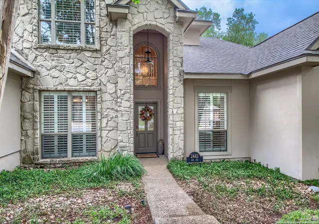 Photo 4 of Sale Pending at 2443 Rim Oak, San Antonio, TX 78232 | MLS# 1871327 | Listing updated on 2025-10-26